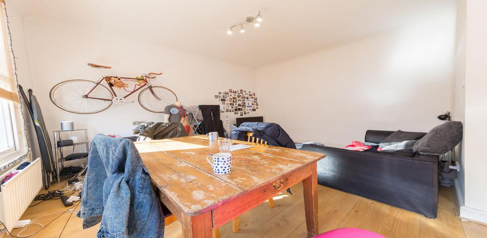 			LET, 4 Bedroom, 1 bath, 1 reception Flat			 Chesterton Road, LADBROKE GROVE